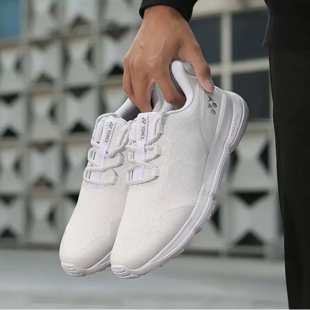 NWT Yonex Power Cushion Running Shoes